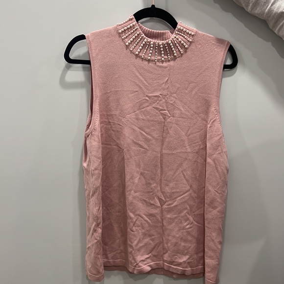 Dusty pink mock neck with Pearl embellishment (size large) - Picture 2 of 3